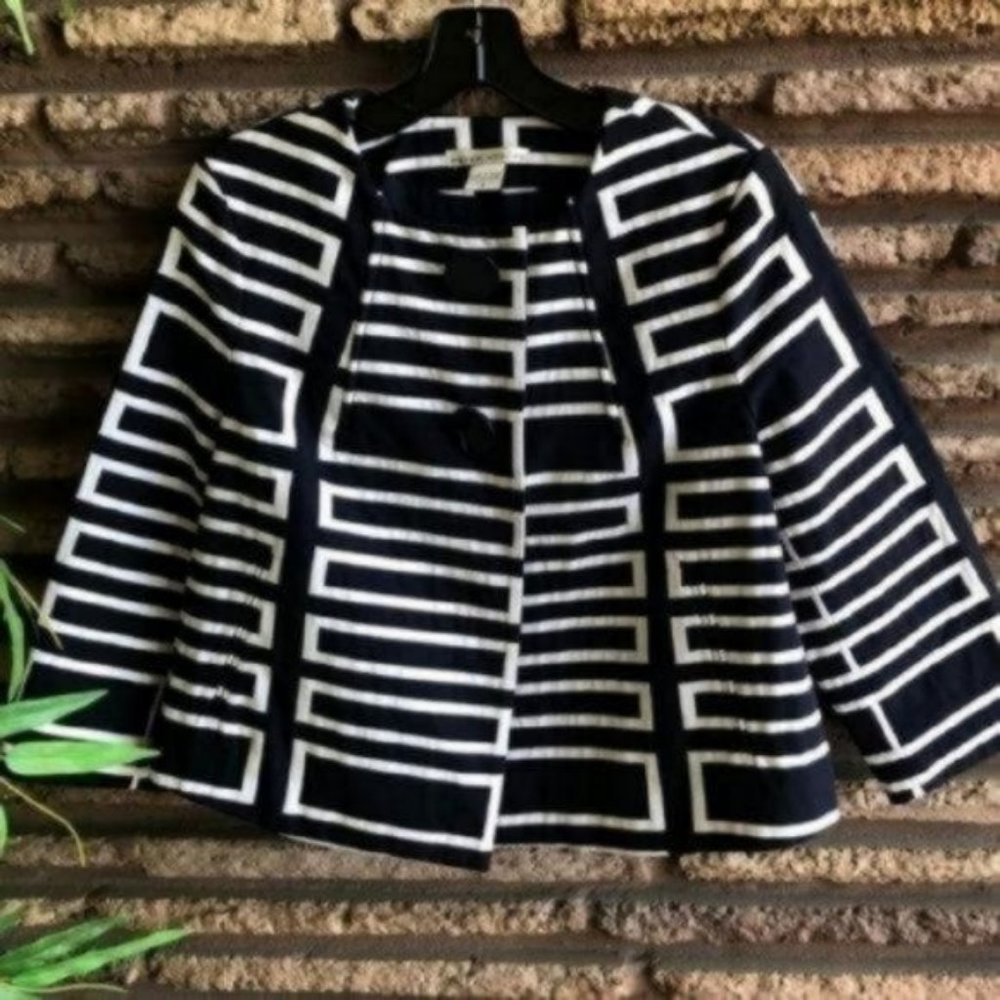 Peter Nygard Black and White Geometric Knit Blazer